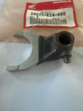 CR125R FORK, R. GEARSHIFT 24211-KZ4-000