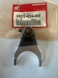CR125R FORK, R. GEARSHIFT 24211-KZ4-000